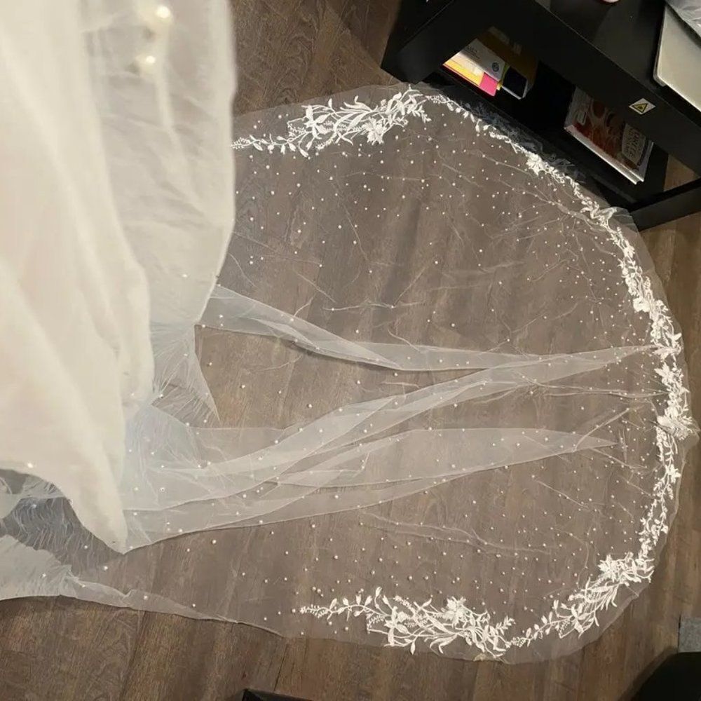Floral Lace and Pearls Cathedral Bridal Wedding Veil With Comb Over 9' Long - Picture 7 of 7